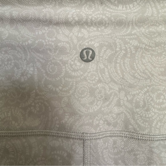 Lululemon Wunder Under Crop (Hi-Rise)
Foli Manifesto White Nimbus size 10 - Picture 11 of 14